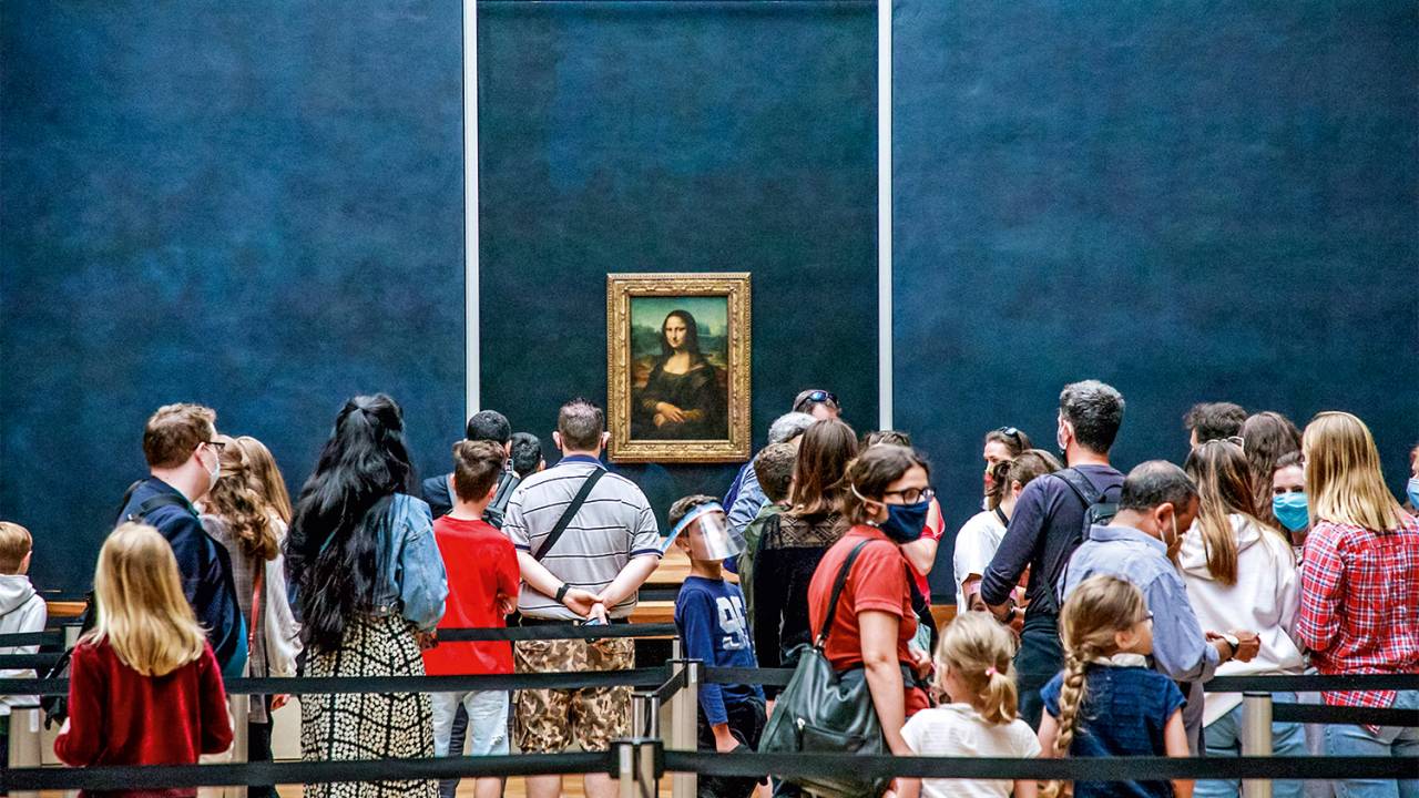 DIAS COMUNS - Aglomeração: normalmente só é possível contemplá-la a 4,5 metros de distância -