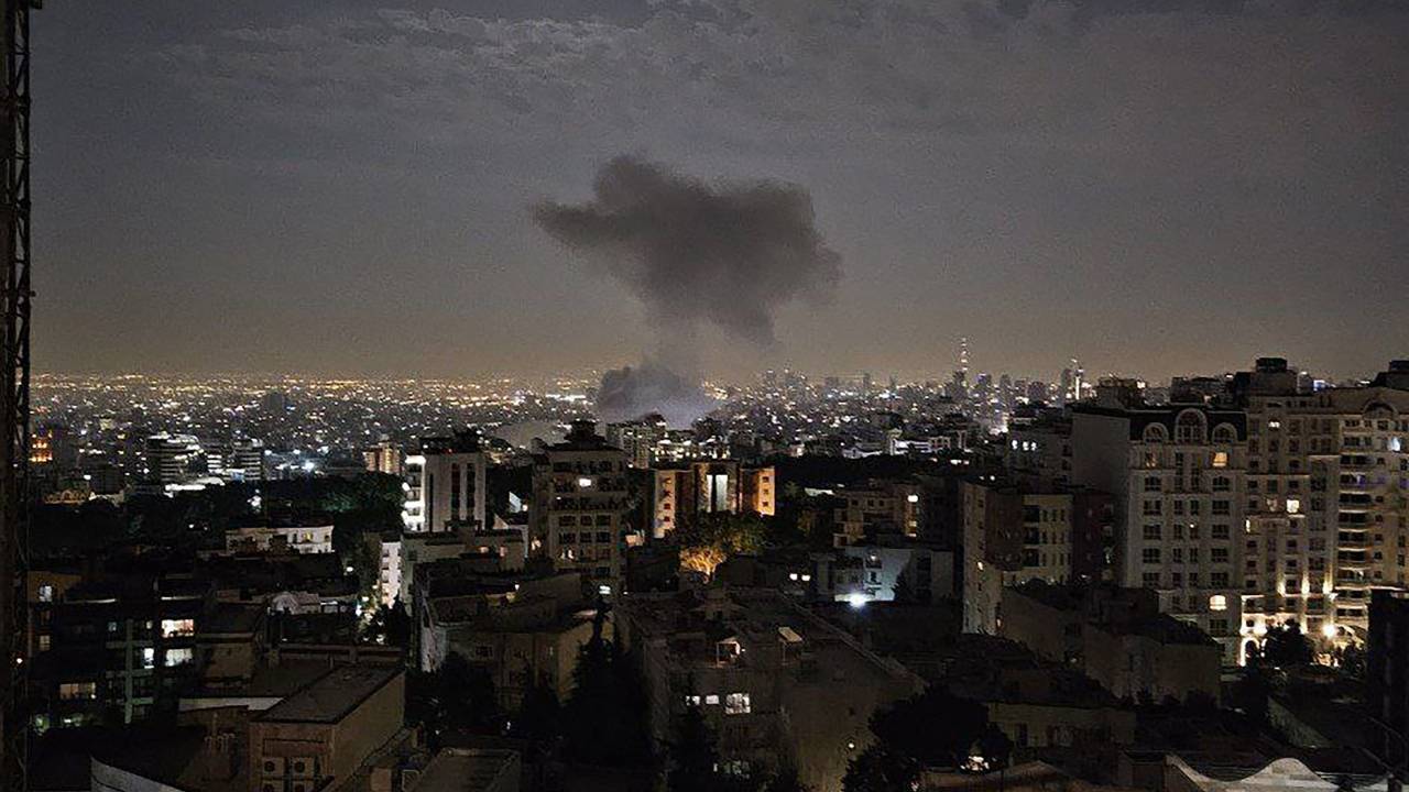 Israel ataca a capital Teerã, no Irã, mirando alvos militares e nucleares